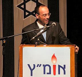 ירון זליכה בנאומו במועד קבלת אות המפת של אומץ